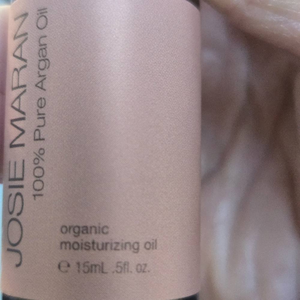 Josie Maran Trial Size ARAGAN OIL .5ml - Picture 2 of 3